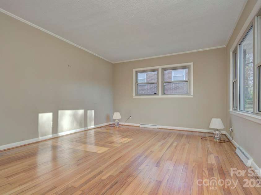 3241 Brixton Court, Charlotte, NC 28205.  MLS# CAR4239539, YatesRealty ID 6816. 