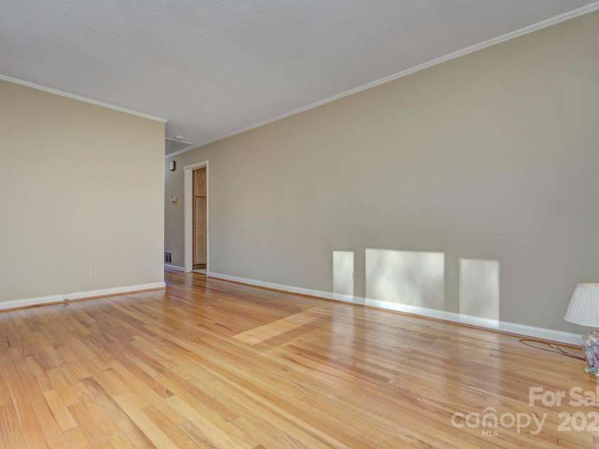 3241 Brixton Court, Charlotte, NC 28205.  MLS# CAR4239539, YatesRealty ID 6816. 
