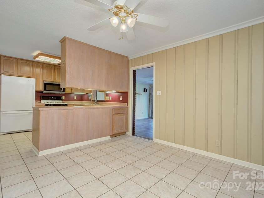 3241 Brixton Court, Charlotte, NC 28205.  MLS# CAR4239539, YatesRealty ID 6816. 