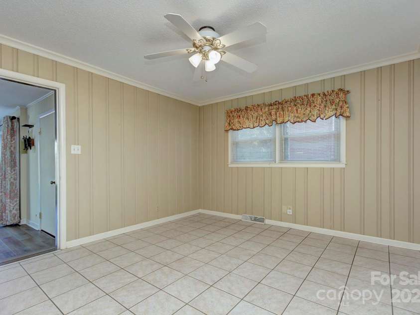 3241 Brixton Court, Charlotte, NC 28205.  MLS# CAR4239539, YatesRealty ID 6816. 