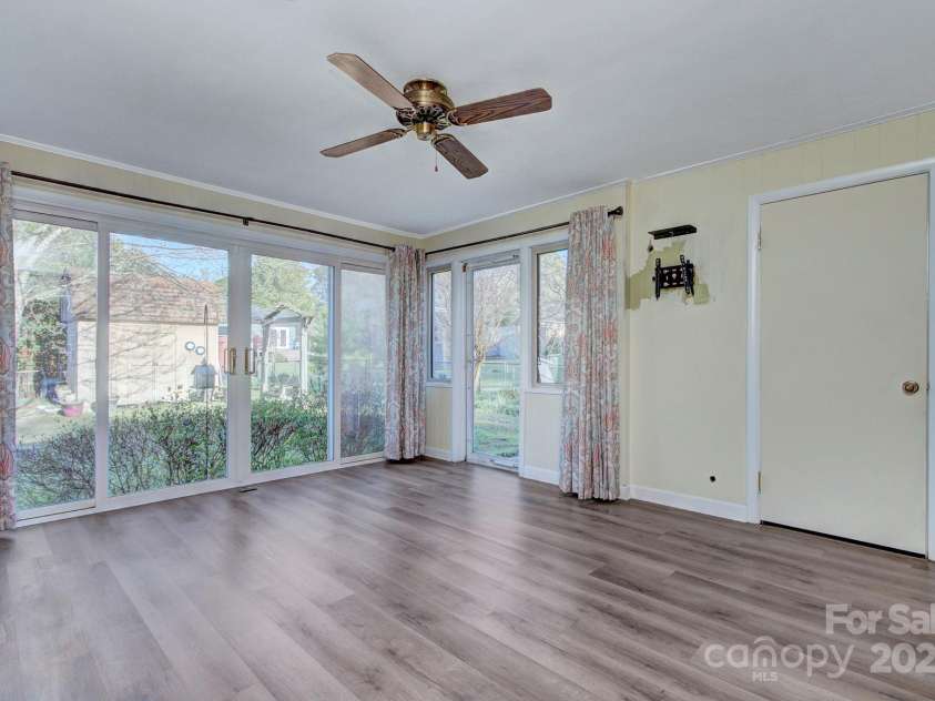 3241 Brixton Court, Charlotte, NC 28205.  MLS# CAR4239539, YatesRealty ID 6816. 