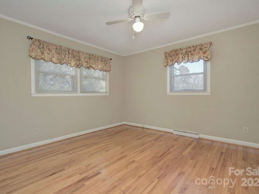 3241 Brixton Court, Charlotte, NC 28205.  MLS# CAR4239539, YatesRealty ID 6816. 
