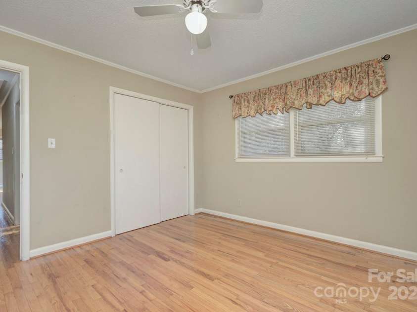 3241 Brixton Court, Charlotte, NC 28205.  MLS# CAR4239539, YatesRealty ID 6816. 