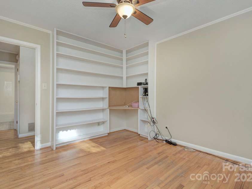 3241 Brixton Court, Charlotte, NC 28205.  MLS# CAR4239539, YatesRealty ID 6816. 
