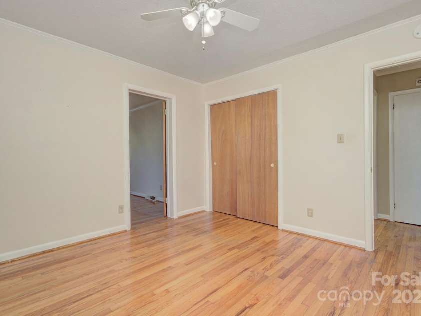 3241 Brixton Court, Charlotte, NC 28205.  MLS# CAR4239539, YatesRealty ID 6816. 