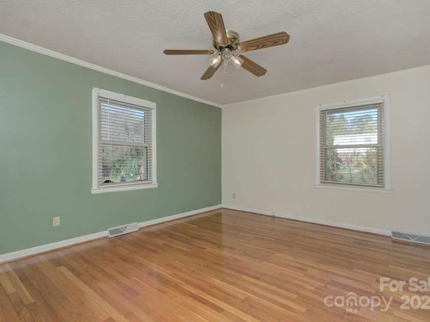 3241 Brixton Court, Charlotte, NC 28205.  MLS# CAR4239539, YatesRealty ID 6816. 