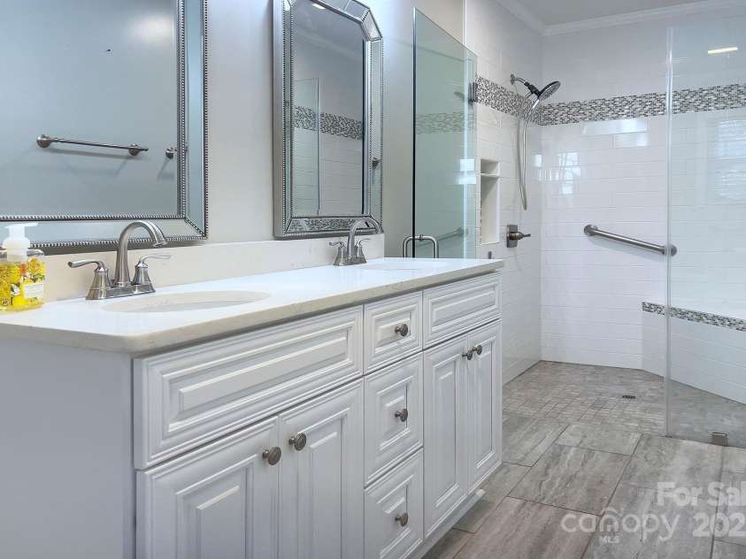 3241 Brixton Court, Charlotte, NC 28205.  MLS# CAR4239539, YatesRealty ID 6816. 