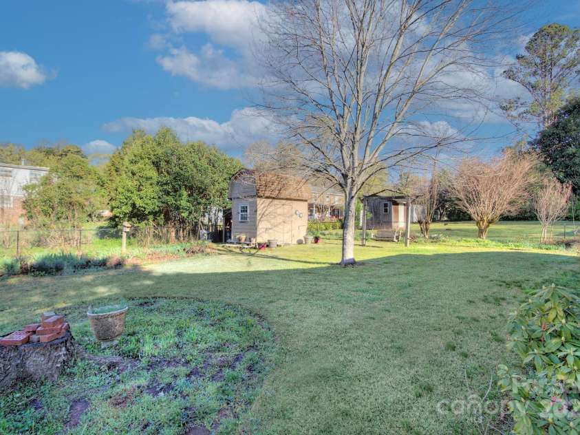 3241 Brixton Court, Charlotte, NC 28205.  MLS# CAR4239539, YatesRealty ID 6816. 