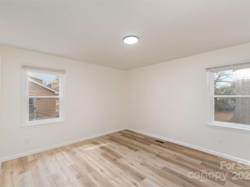 510 Colony Acres Drive, Charlotte, NC 28217.  MLS# CAR4233708, YatesRealty ID 6817. 