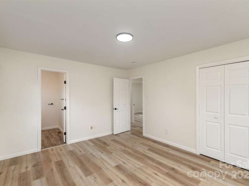 510 Colony Acres Drive, Charlotte, NC 28217.  MLS# CAR4233708, YatesRealty ID 6817. 