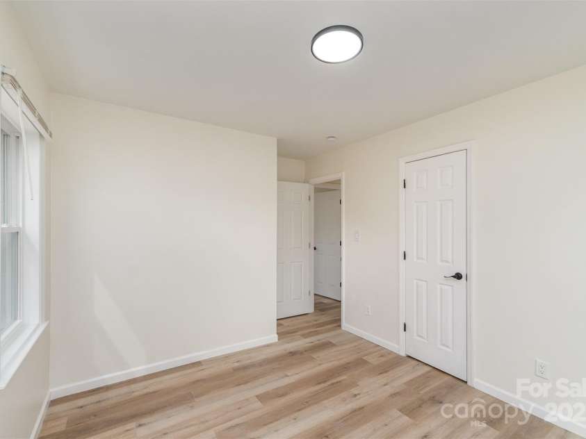 510 Colony Acres Drive, Charlotte, NC 28217.  MLS# CAR4233708, YatesRealty ID 6817. 