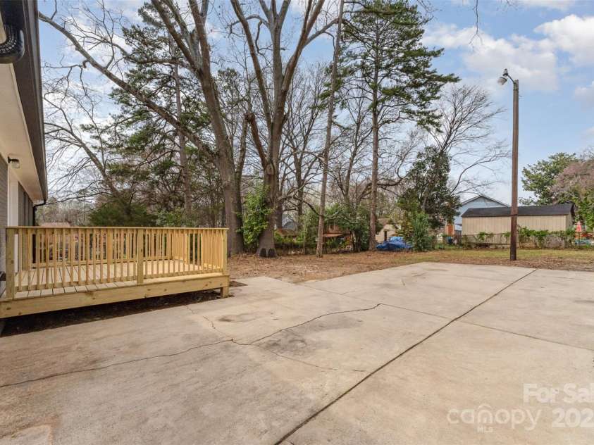 510 Colony Acres Drive, Charlotte, NC 28217.  MLS# CAR4233708, YatesRealty ID 6817. 