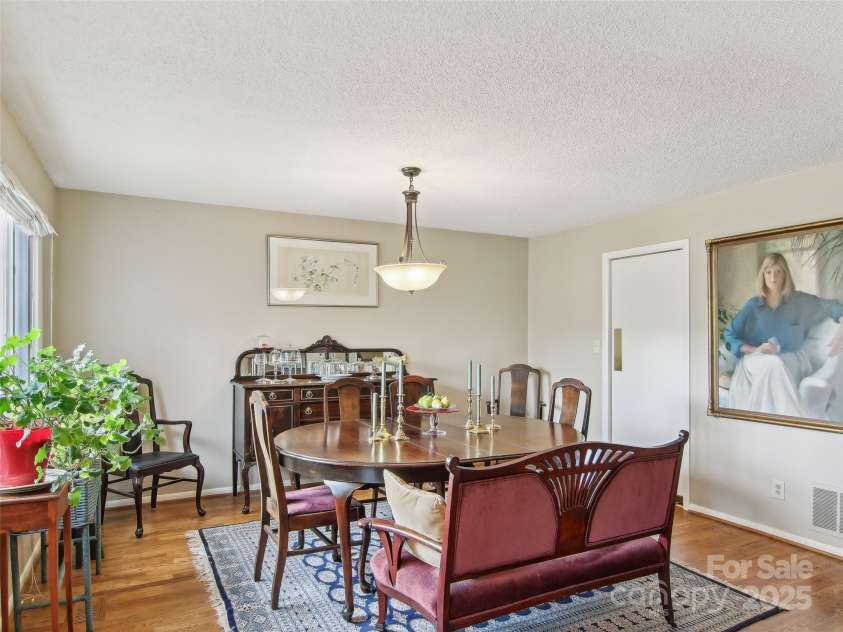 502 Crowfields Lane, Asheville, NC 28803.  MLS# CAR4239571, YatesRealty ID 6818. 