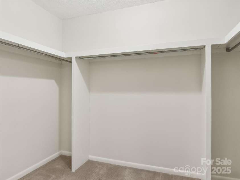 502 Crowfields Lane, Asheville, NC 28803.  MLS# CAR4239571, YatesRealty ID 6818. Large walk in closet