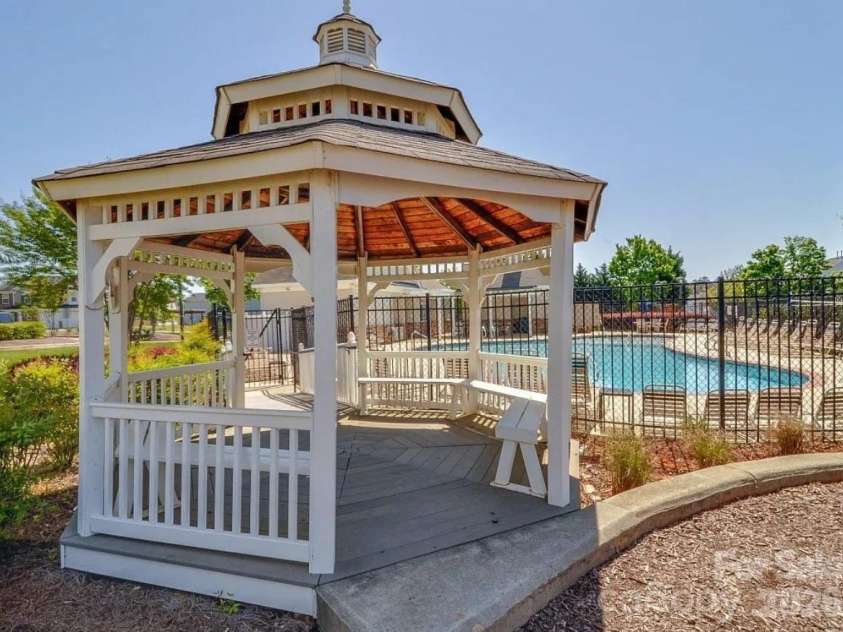 6639 Ruth Ferrell Court, Charlotte, NC 28269.  MLS# CAR4308436, YatesRealty ID 6818. 