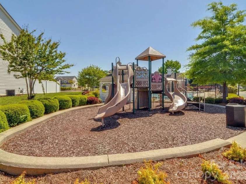 6639 Ruth Ferrell Court, Charlotte, NC 28269.  MLS# CAR4308436, YatesRealty ID 6818. 