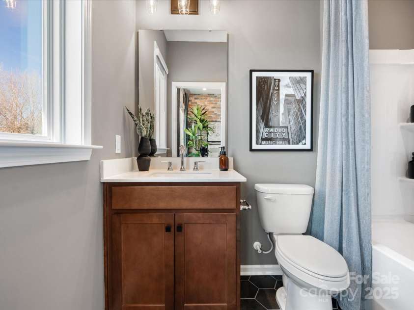 5628 Kingspan Drive, Charlotte, NC 28217.  MLS# CAR4211467, YatesRealty ID 6819. Collins Secondary Attached Bath | Southmont *actual finishes, color scheme, orientation vary on this home. Furniture not included