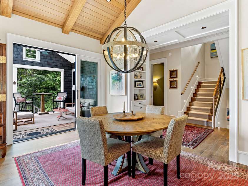 3 Bayonne Trail, Asheville, NC 28804.  MLS# CAR4262687, YatesRealty ID 682. An inviting central dining room