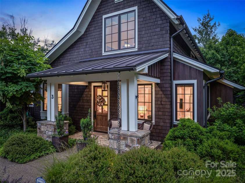 3 Bayonne Trail, Asheville, NC 28804.  MLS# CAR4262687, YatesRealty ID 682. Home!