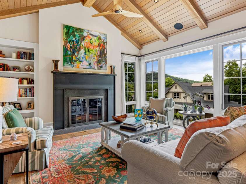 3 Bayonne Trail, Asheville, NC 28804.  MLS# CAR4262687, YatesRealty ID 682. Natural materials and abundant natural light