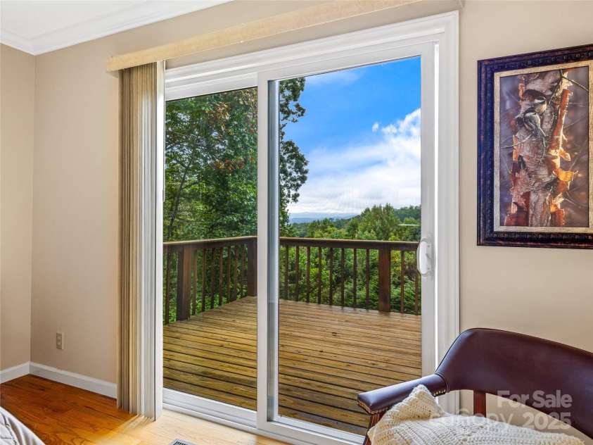 811 Sunlight Ridge, Hendersonville, NC 29792.  MLS# CAR4303140, YatesRealty ID 682. 