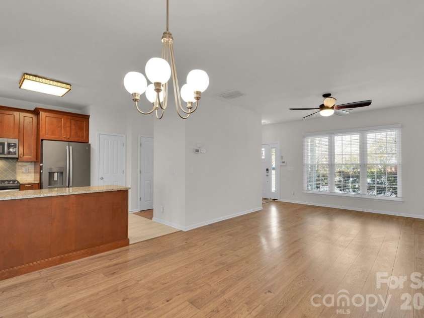 1206 Rising Oak Drive, Charlotte, NC 28206.  MLS# CAR4362312, YatesRealty ID 6820. 