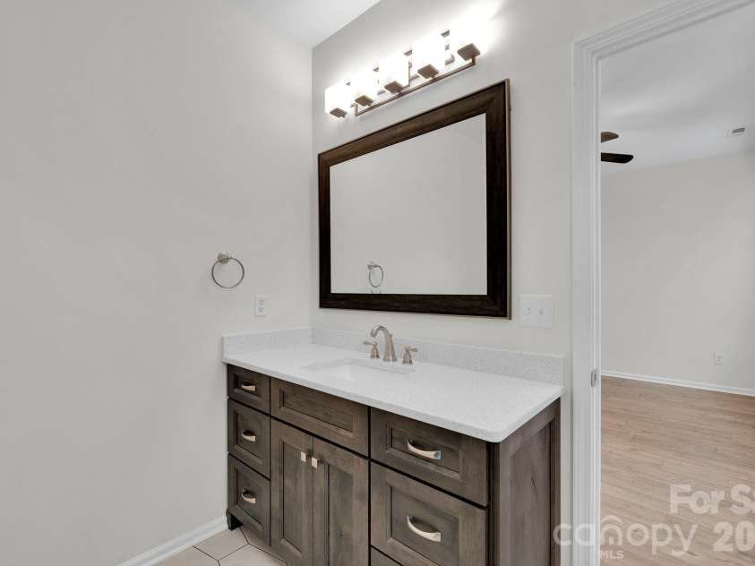 1206 Rising Oak Drive, Charlotte, NC 28206.  MLS# CAR4362312, YatesRealty ID 6820. 