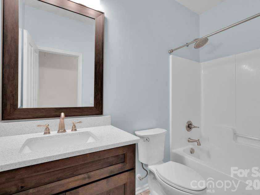 1206 Rising Oak Drive, Charlotte, NC 28206.  MLS# CAR4362312, YatesRealty ID 6820. 