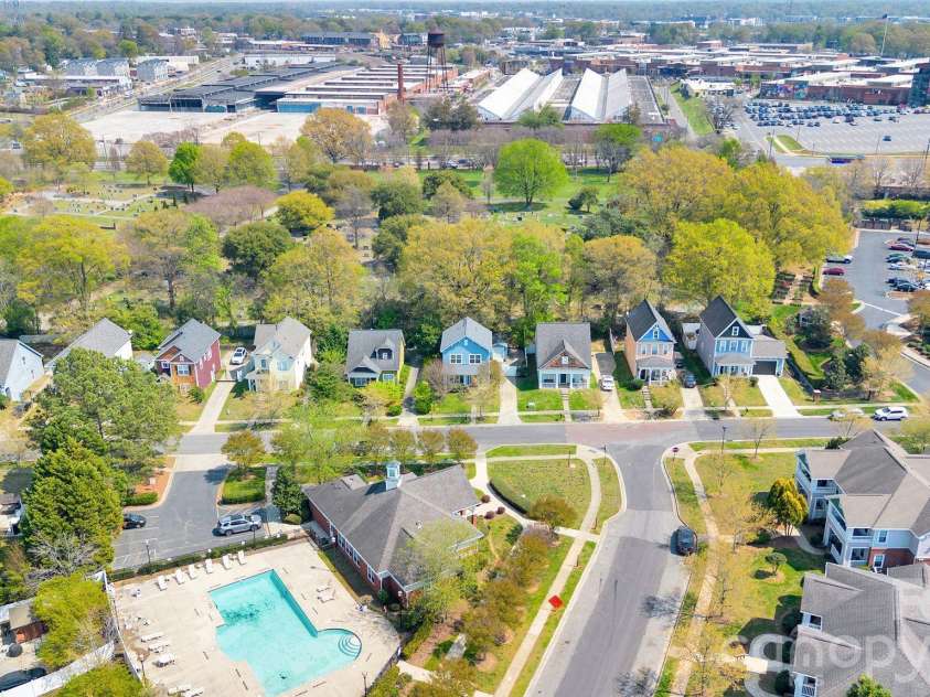 1206 Rising Oak Drive, Charlotte, NC 28206.  MLS# CAR4362312, YatesRealty ID 6820. 