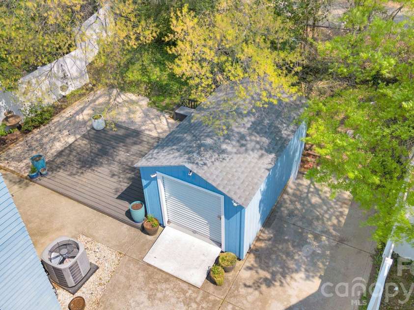 1206 Rising Oak Drive, Charlotte, NC 28206.  MLS# CAR4362312, YatesRealty ID 6820. 