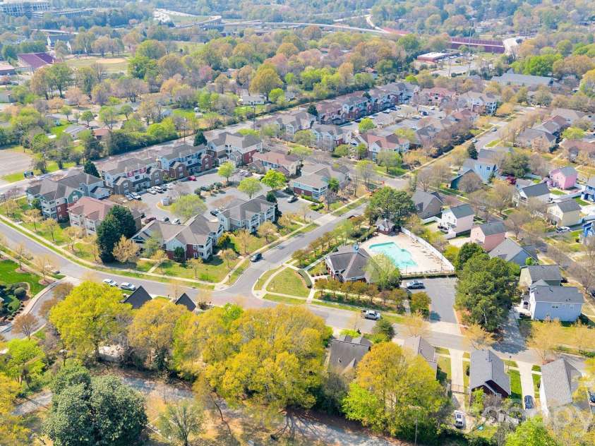 1206 Rising Oak Drive, Charlotte, NC 28206.  MLS# CAR4362312, YatesRealty ID 6820. 