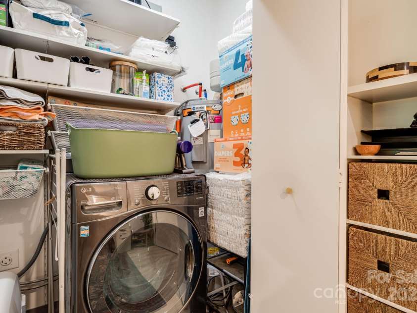 68 Craven Street, Asheville, NC 28806.  MLS# CAR4290430, YatesRealty ID 6820. 