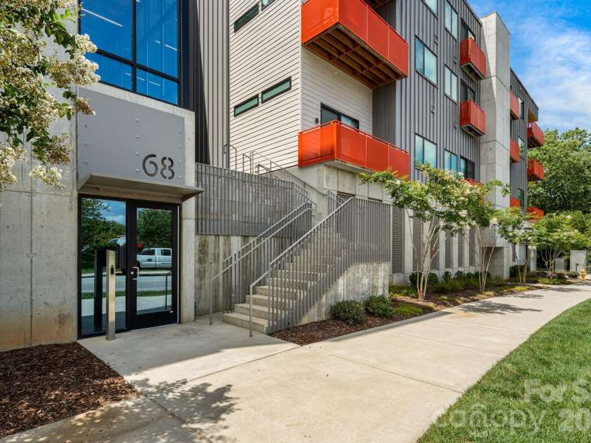 68 Craven Street, Asheville, NC 28806.  MLS# CAR4290430, YatesRealty ID 6820. 