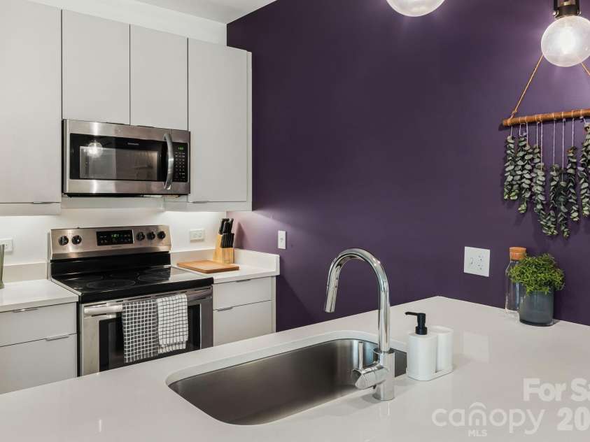 68 Craven Street, Asheville, NC 28806.  MLS# CAR4290430, YatesRealty ID 6820. 