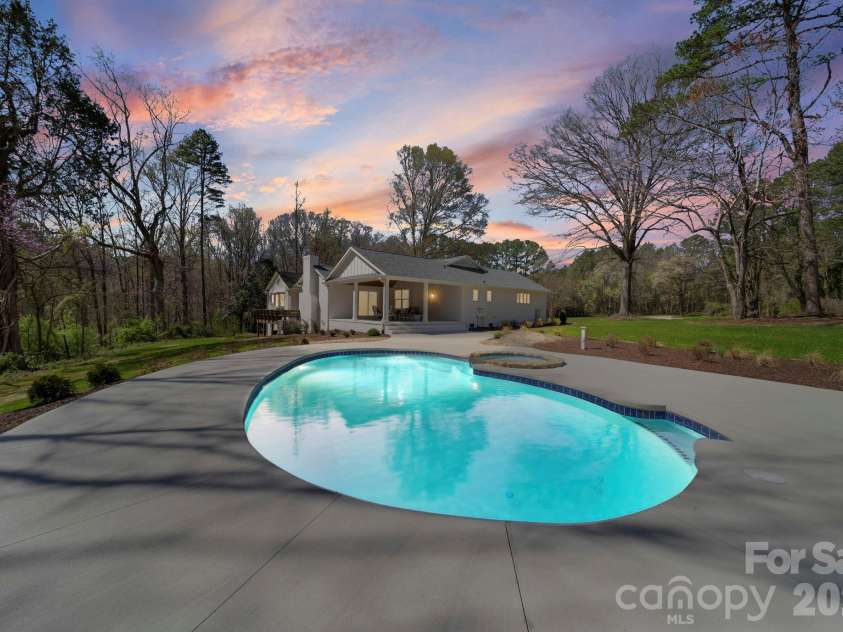 913 Kelly Road, Mount Holly, NC 28120.  MLS# CAR4358820, YatesRealty ID 6821. 