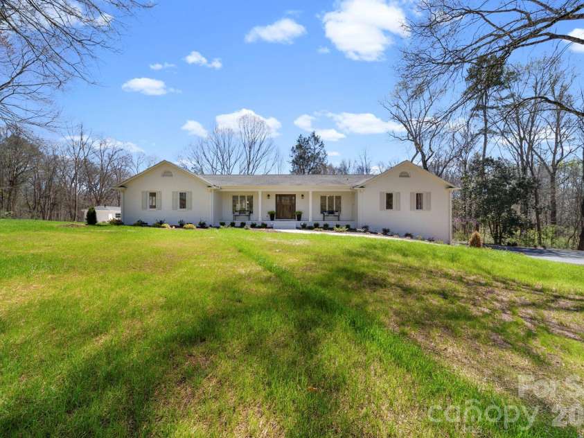 913 Kelly Road, Mount Holly, NC 28120.  MLS# CAR4358820, YatesRealty ID 6821. 