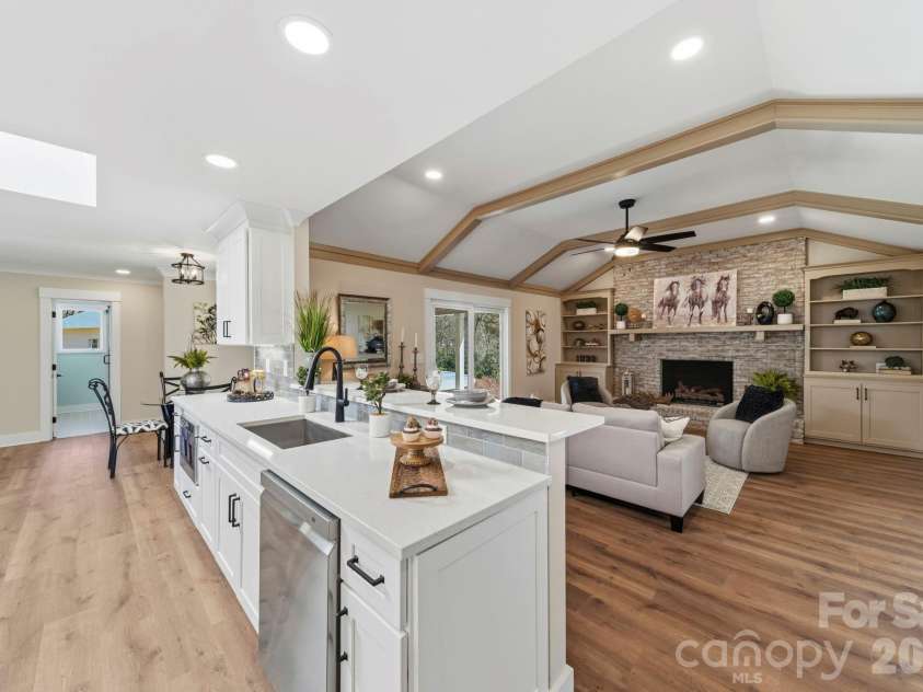 913 Kelly Road, Mount Holly, NC 28120.  MLS# CAR4358820, YatesRealty ID 6821. 