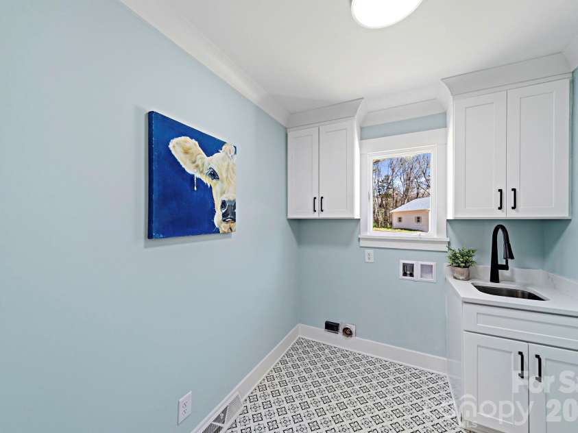 913 Kelly Road, Mount Holly, NC 28120.  MLS# CAR4358820, YatesRealty ID 6821. 