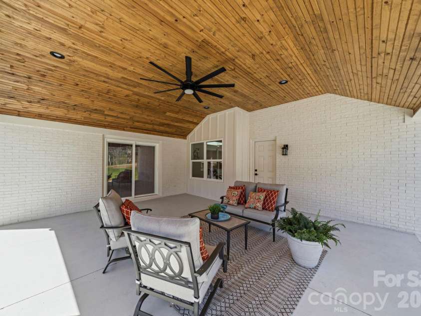 913 Kelly Road, Mount Holly, NC 28120.  MLS# CAR4358820, YatesRealty ID 6821. 