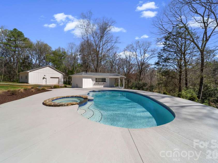 913 Kelly Road, Mount Holly, NC 28120.  MLS# CAR4358820, YatesRealty ID 6821. 
