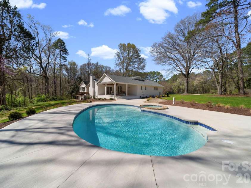 913 Kelly Road, Mount Holly, NC 28120.  MLS# CAR4358820, YatesRealty ID 6821. 