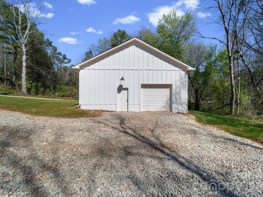 913 Kelly Road, Mount Holly, NC 28120.  MLS# CAR4358820, YatesRealty ID 6821. 