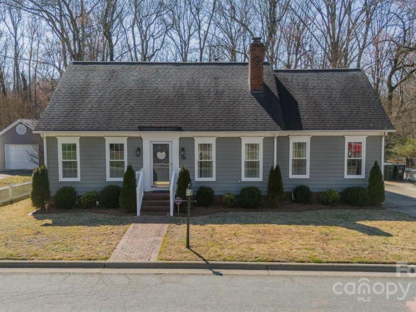 285 Fryling Avenue, Concord, NC 28025.  MLS# CAR4222575, YatesRealty ID 6822. 