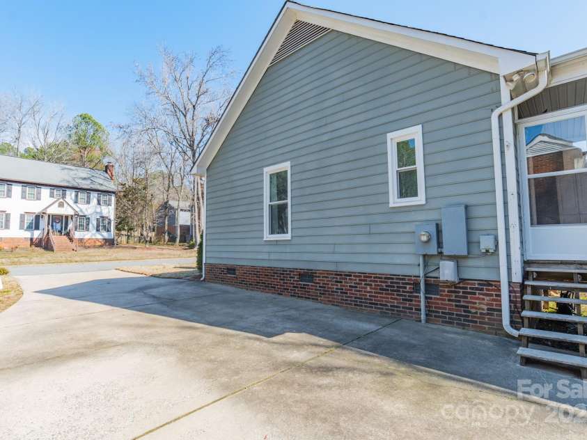 285 Fryling Avenue, Concord, NC 28025.  MLS# CAR4222575, YatesRealty ID 6822. 
