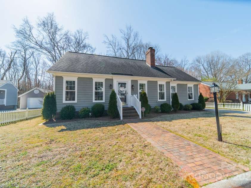 285 Fryling Avenue, Concord, NC 28025.  MLS# CAR4222575, YatesRealty ID 6822. 