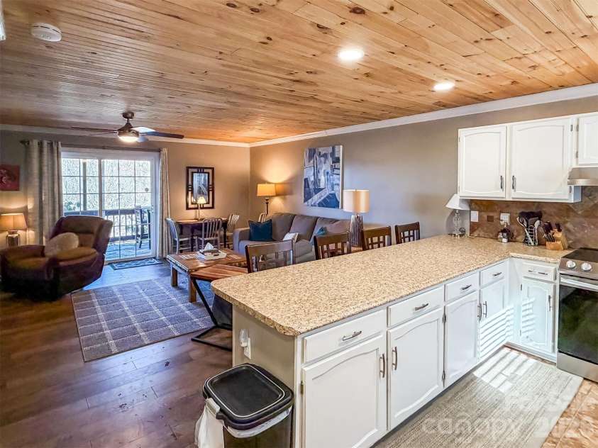 174 Grouse Moor Drive, Sugar Mountain, NC 28604.  MLS# CAR4336083, YatesRealty ID 6823. 