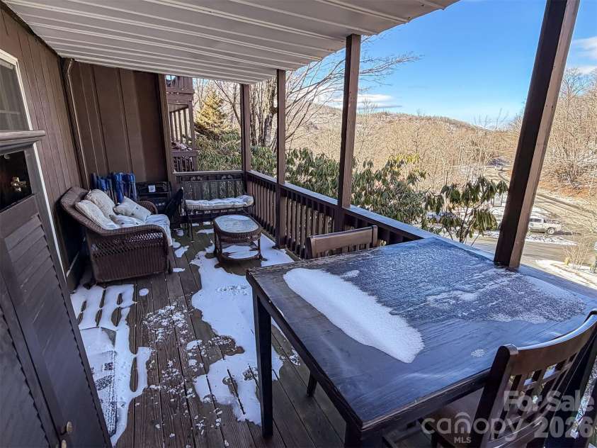 174 Grouse Moor Drive, Sugar Mountain, NC 28604.  MLS# CAR4336083, YatesRealty ID 6823. 