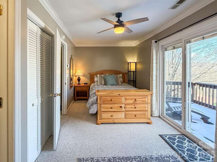 174 Grouse Moor Drive, Sugar Mountain, NC 28604.  MLS# CAR4336083, YatesRealty ID 6823. 