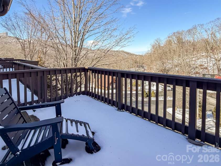 174 Grouse Moor Drive, Sugar Mountain, NC 28604.  MLS# CAR4336083, YatesRealty ID 6823. 