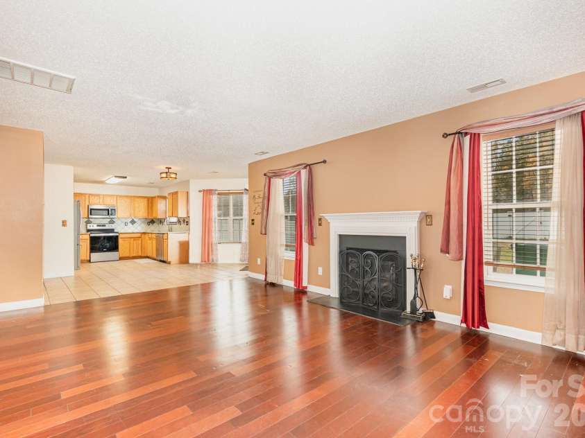 14121 Rouda Lane, Charlotte, NC 28269.  MLS# CAR4316294, YatesRealty ID 6824. 